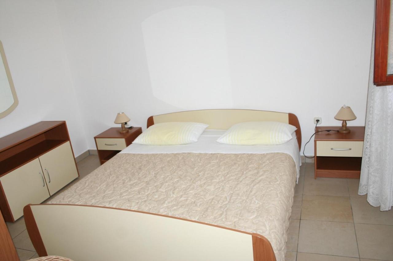 Apartments By The Sea Mandre, Pag - 4095 Kolan Dış mekan fotoğraf